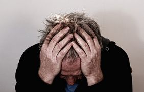 Laut den Forschungsergebnissen des Rheingold-Institutes durchlebt jeder Depressive sechs Krankheitsphasen.